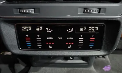 Audi Q7 2021, 78170 км, за 33583.08 USD - фото 18