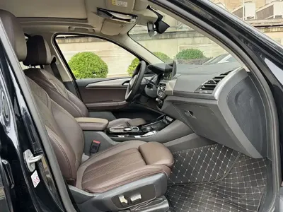 BMW iX3 2023, 23000 км, за 20834.23 USD