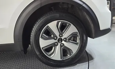 Kia Niro 2018, 144815 км, за 8334.96 USD - фото 21