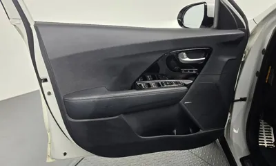 Kia Niro 2018, 144815 км, за 8334.96 USD - фото 24