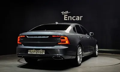 Volvo S90 2019, 64858 км, за 16738.87 USD