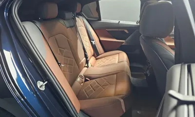 BMW 5-Series 2024, 26325 км, за 50039.7 USD - фото 11