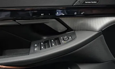 BMW 5-Series 2024, 26325 км, за 50039.7 USD - фото 28