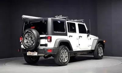 Jeep Wrangler 2017, 66070 км, за 17133.56 USD
