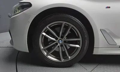 BMW 5-Series 2018, 135003 км, за 15953.63 USD