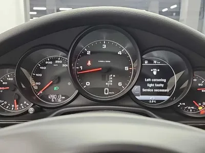Porsche Panamera 2016, 130000 км, за 18051.73 USD - фото 7