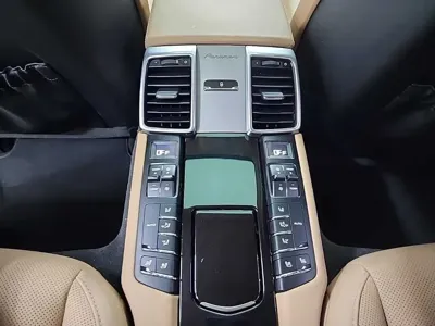 Porsche Panamera 2016, 130000 км, за 18051.73 USD - фото 12