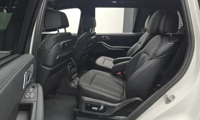 BMW X7 2025, 6956 км, за 80645.22 USD - фото 12