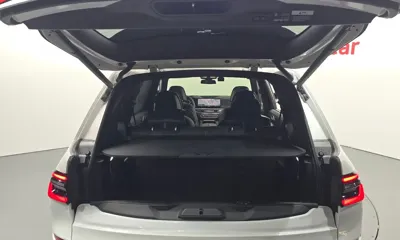BMW X7 2025, 6956 км, за 80645.22 USD - фото 20