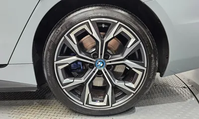 BMW i4 2023, 45463 км, за 31836.68 USD - фото 21