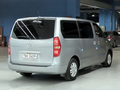 Hyundai Starex 2016, 161653 км, за 5842.2 USD