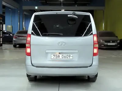 Hyundai Starex 2016, 161653 км, за 5842.2 USD