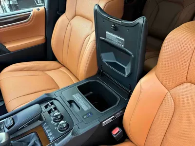 Lexus LX 2019, 100000 км, за 166430.9 USD - фото 8