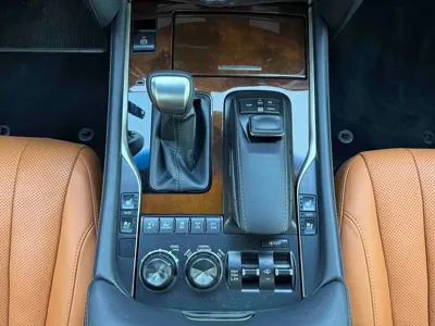Lexus LX 2019, 100000 км, за 166430.9 USD - фото 20
