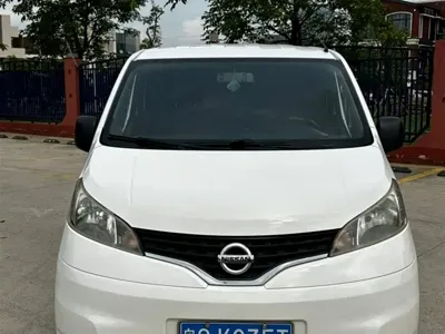 Nissan NV200 2013, 130000 км, за 3954.58 USD