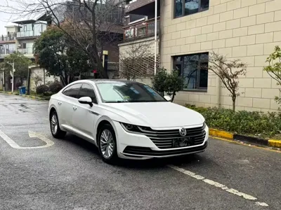 Volkswagen CC 2020, 104200 км, за 11757.93 USD