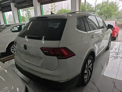 Volkswagen Tiguan L 2026, 100 км, за 20197.21 USD - фото 7