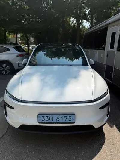 Tesla Model Y · 2026 год
