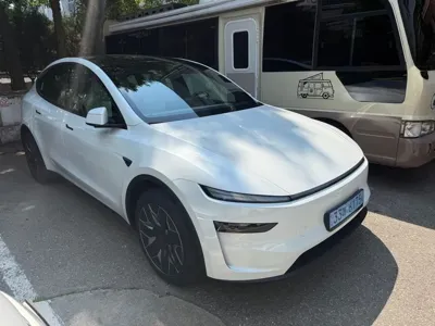Tesla Model Y 2026, 42 км, за 48915.95 USD