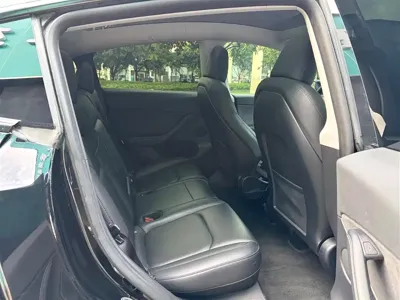 Tesla Model Y 2024, 63000 км, за 26107.95 USD - фото 9