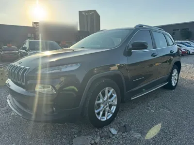 Jeep Cherokee 2016, 180700 км, за 6208 USD - фото 2