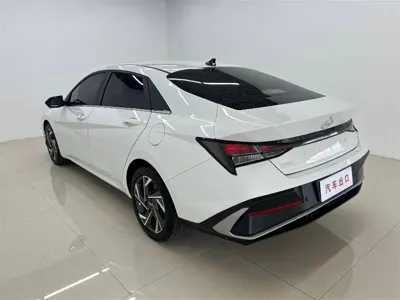 Hyundai Elantra 2023, 15000 км, за 13507.68 USD - фото 6