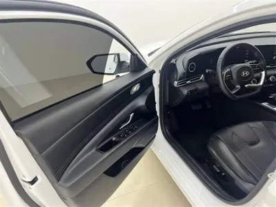 Hyundai Elantra 2023, 15000 км, за 13507.68 USD - фото 9