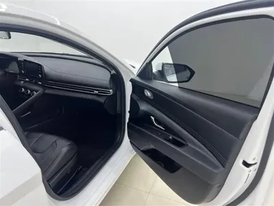 Hyundai Elantra 2023, 15000 км, за 13507.68 USD - фото 10