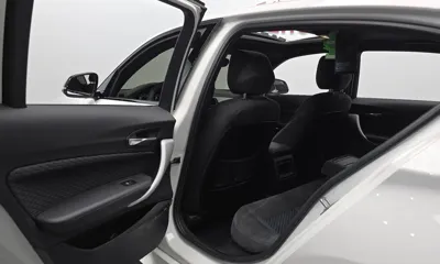 BMW 1-Series 2018, 127338 км, за 12026.26 USD - фото 26