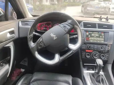 DS DS 6 2017, 72900 км, за 5451.67 USD