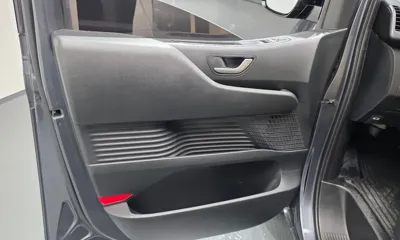 Hyundai Staria 2022, 59942 км, за 16213.73 USD - фото 24