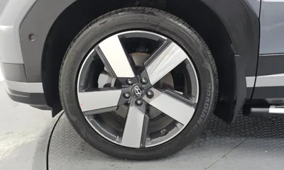 Hyundai Santafe 2025, 8250 км, за 25956.31 USD
