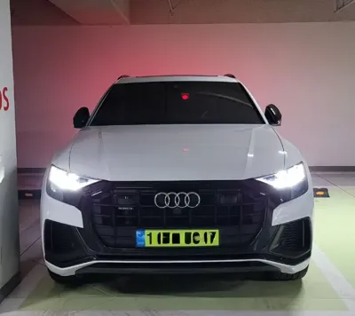 Audi Q8 · 2022 год
