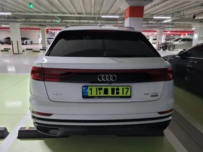 Audi Q8 2022, 45000 км, за 47105.54 USD