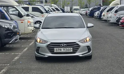 Hyundai Avante 2016, 55202 км, за 7866.21 USD