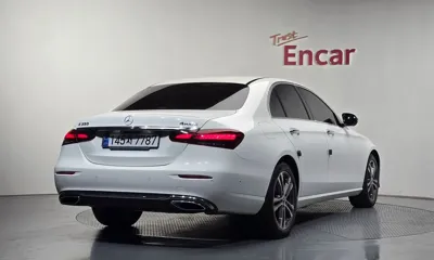 Mercedes-Benz E-Class 2021, 81924 км, за 21792.89 USD