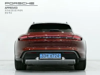 Porsche Taycan 2023, 21860 км, за 87961.14 USD