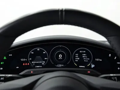 Porsche Taycan 2023, 21860 км, за 87961.14 USD - фото 8