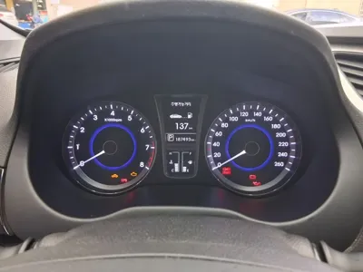 Hyundai Grandeur 2012, 187466 км, за 2822.63 USD - фото 9