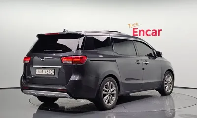 Kia Canival 2015, 118351 км, за 5844.11 USD