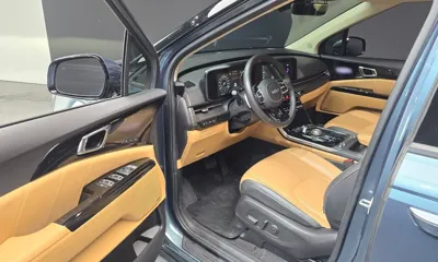 Kia Canival 2023, 35432 км, за 21390.71 USD - фото 10