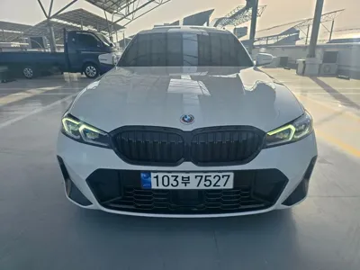 BMW 3-Series 2023, 31600 км, за 14000.54 USD