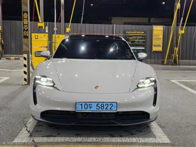 Porsche Taycan · 2023 год