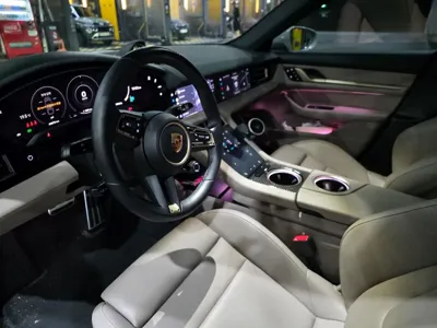 Porsche Taycan 2023, 43500 км, за 70977.38 USD - фото 7