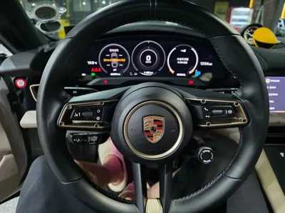 Porsche Taycan 2023, 43500 км, за 70977.38 USD - фото 9