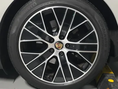 Porsche Taycan 2023, 43500 км, за 70977.38 USD - фото 18
