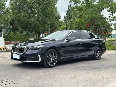 BMW i5 · 2025 год