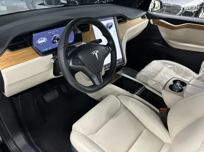 Tesla Model X 2020, 27400 км, за 65411.29 USD