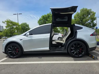 Tesla Model X 2020, 126000 км, за 55255.78 USD - фото 6