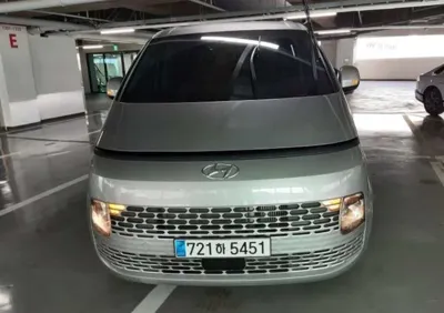 Hyundai Staria · 2023 год